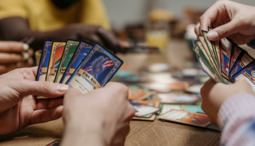 Tradição e inovação: a nova vida dos jogos de cartas no ambiente digital